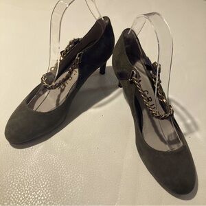 LOLA CRUZ Sz 37 Olive Suede With Metal Chain Kitten Heel Shoes